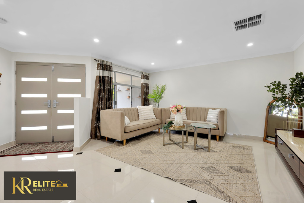 Grand Family Living on 544 m²  in Prime Piara Waters Location